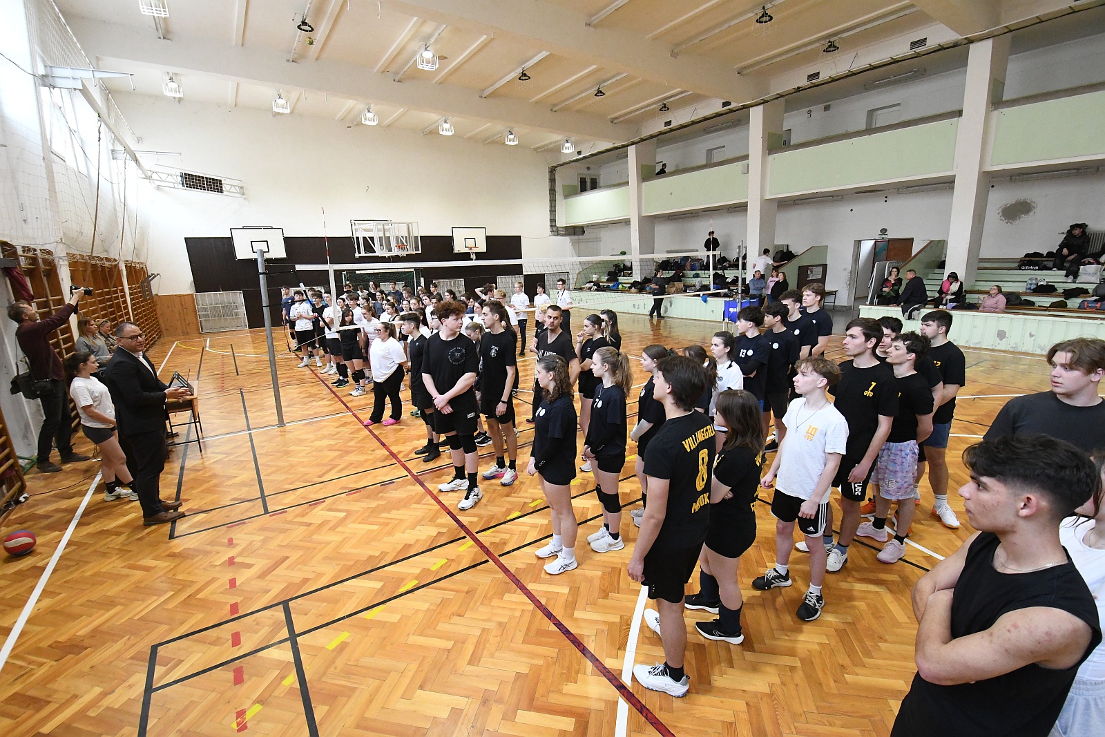 24 órán keresztül pattog a labda a Jákyban – Diáktanács röplabdakupa 2026.